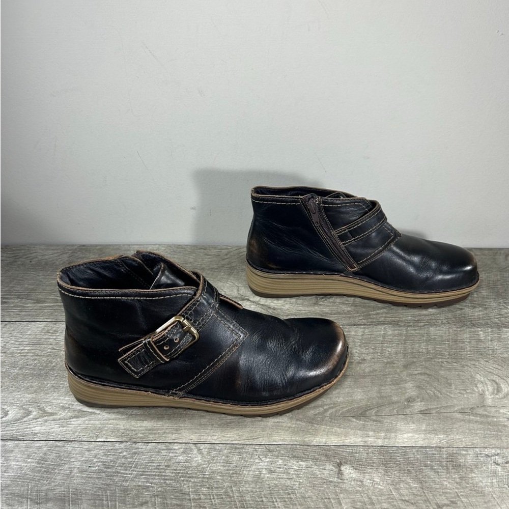 Naot Luisia Distressed Brown Leather Womens Ankle Buckle Booties Boots Size 8 US